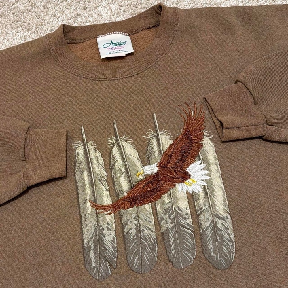 90s Vintage Artisans Eagle Feather Sweatshirt | Brown Embroidered Crewneck | L